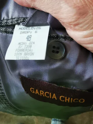 Anericana gris con estampado