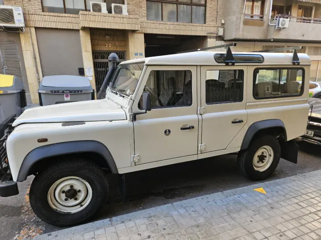 Land Rover Defender 2005