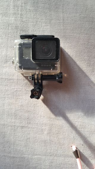 GoPro Hero 7 Black + Custodia + SD 128GB