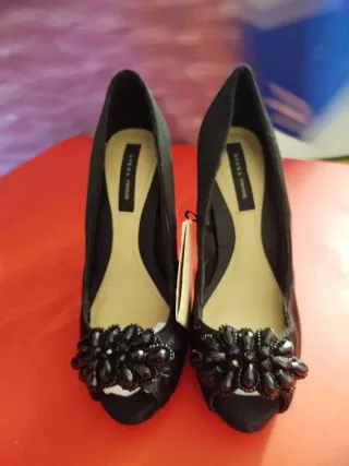 Zapatos Sfera Talla 36 Negros Joyas