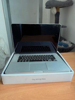 MacBook Pro 15’’i7 16GB RAM  SSD 1TB  + ofice 2019