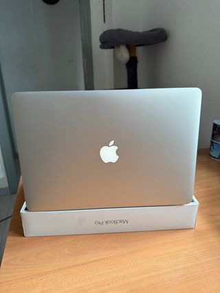 MacBook Pro 15’’i7 16GB RAM  SSD 1TB  + ofice 2019