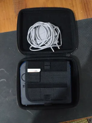 Nintendo 2DS Azul y Negra