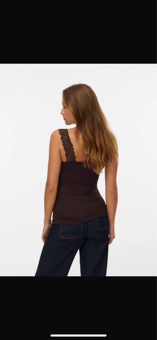 Top tirantes encaje marrón chocolate.