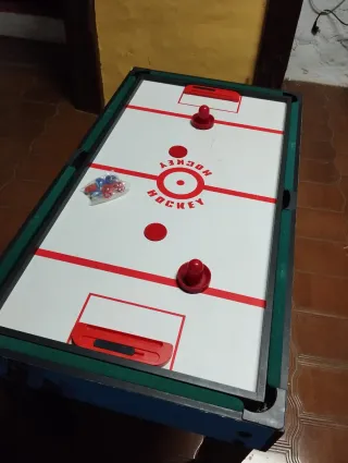 OCASIÓN Futbolín infantil de mesa cuatro en uno