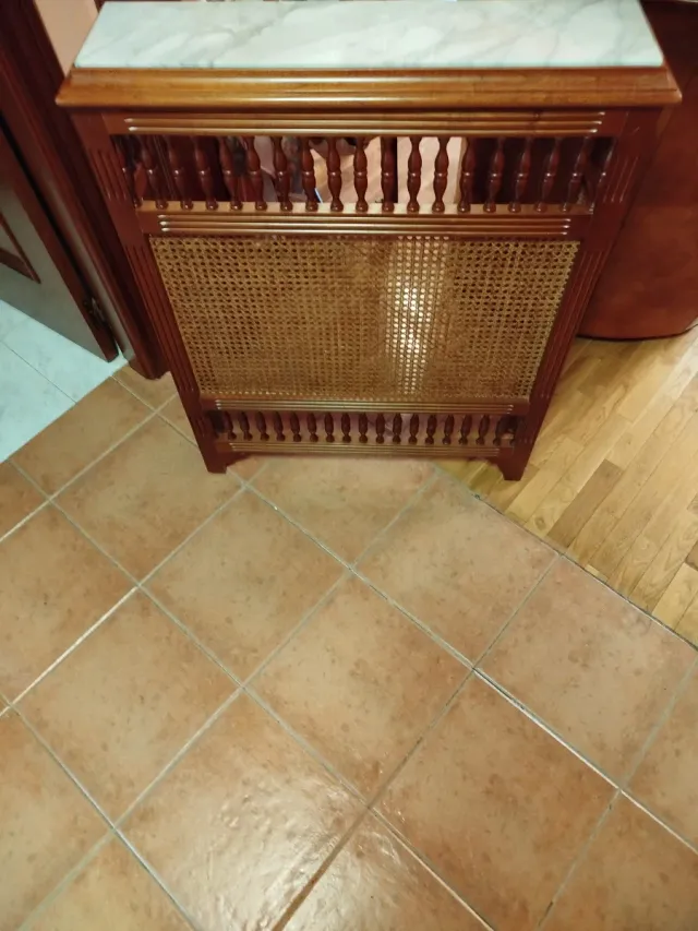 Cubre radiador pequeño madera y rejilla
