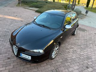 Alfa Romeo 147 1.6 GASOLINA 105CV 5 PUERTAS