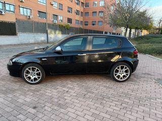Alfa Romeo 147 1.6 GASOLINA 105CV 5 PUERTAS