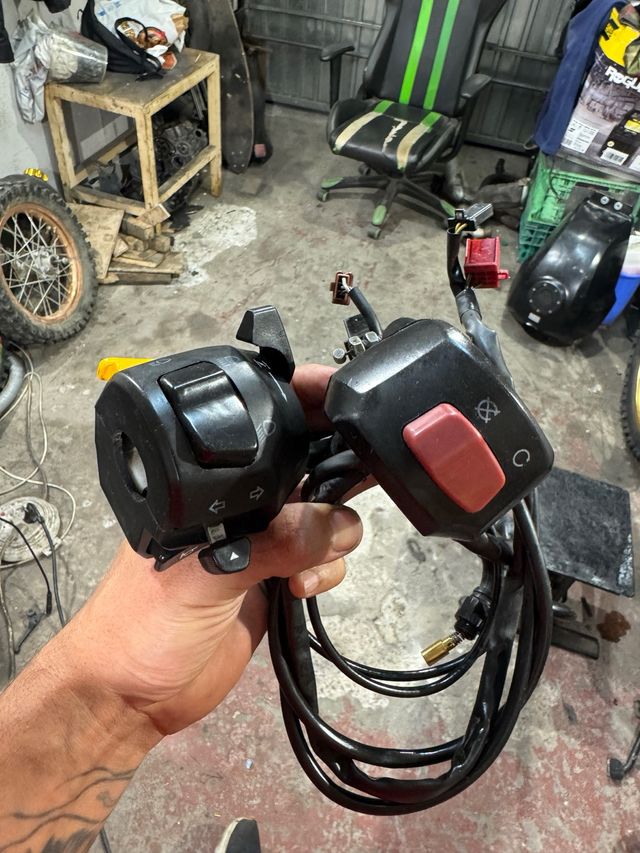 Interruptores Royal Enfield Himalayan 411