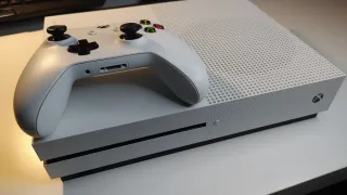 Xbox One S Blanca 500GB + Mando