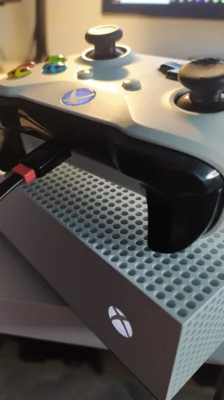 Xbox One S Blanca 500GB + Mando