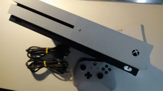 Xbox One S Blanca 500GB + Mando