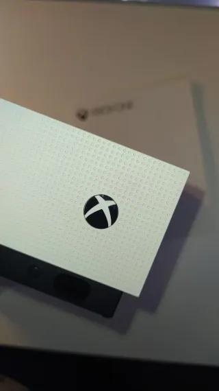 Xbox One S Blanca 500GB + Mando