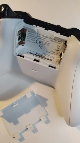 Xbox One S Blanca 500GB + Mando