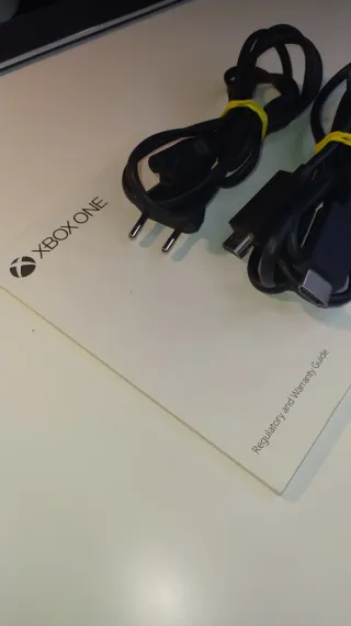 Xbox One S Blanca 500GB + Mando