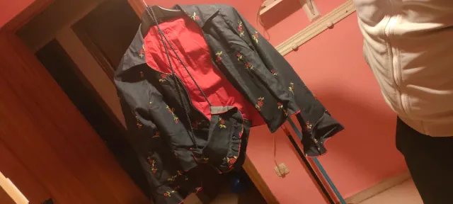 Chaquetilla de flamenca bordado