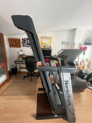 Cinta de correr NordicTrack con múltiples programa