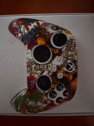 Mando XBOX casi nuevo. Incluye factura y garantía.