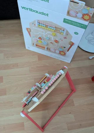 Tabla de actividades Vertbaudet 2 en 1