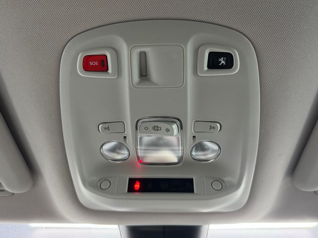 Peugeot Traveller 2017