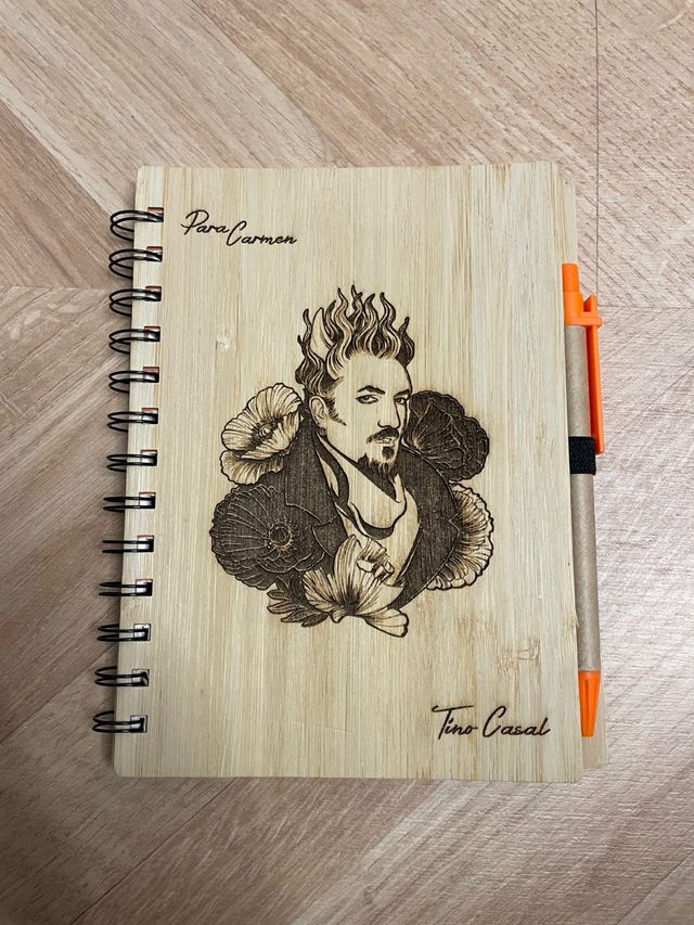 Libreta Madera Tino Casal