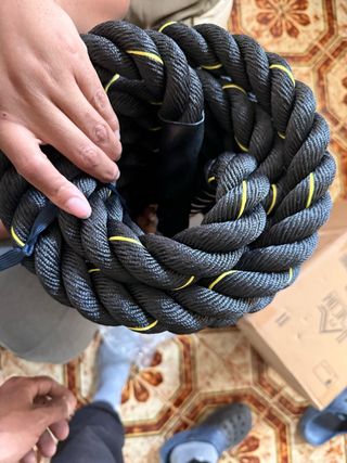 Cuerda CrossFit Negra con Líneas Amarillas