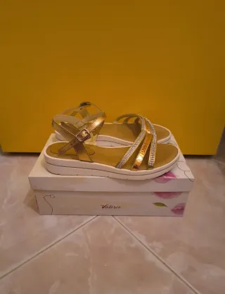 Sandali bassi oro rosa con brillantini