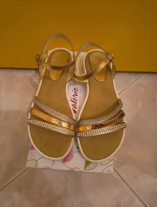 Sandali bassi oro rosa con brillantini