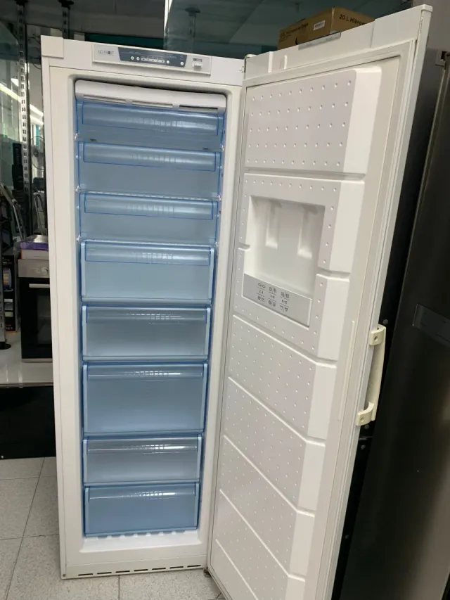 Congelador Vertical Balay con garantía