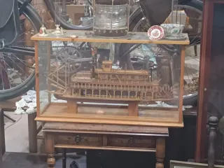 Maqueta Barco Mississippi con vitrina