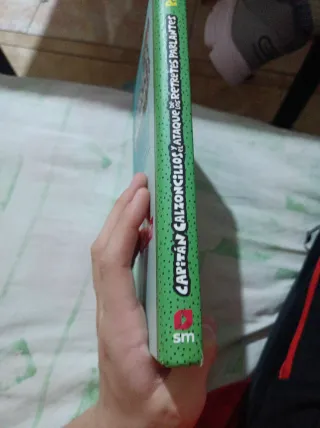 El Capitán Calzoncillos y el ataque de los retr...