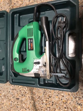 Sierra de calar Hitachi CJ 120V