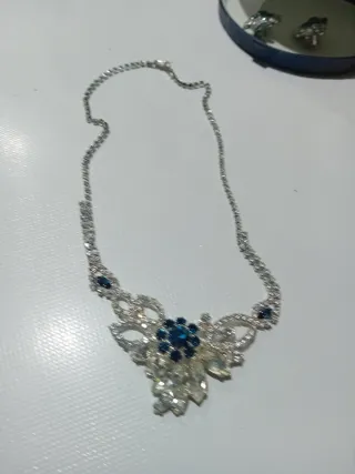 Conjunto collar y pendientes fantasía azul