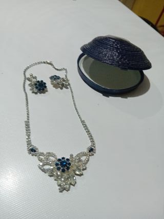 Conjunto collar y pendientes fantasía azul