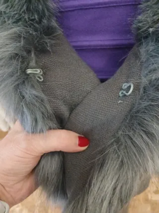 Capa gris con pelo talla única