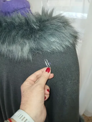 Capa gris con pelo talla única