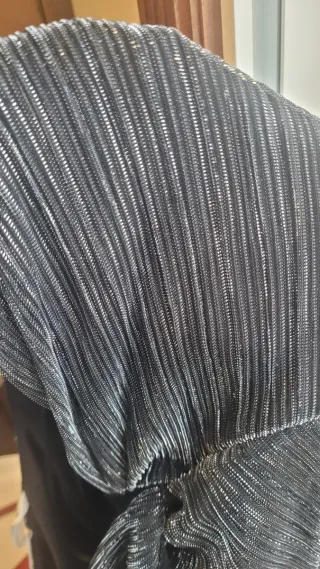 Vestido lúrex corto negro con brillos plateados