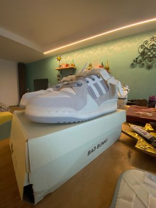 Adidas Forum Buckle Low x Bad Bunny Gris Blanco