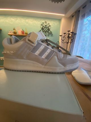 Adidas Forum Buckle Low x Bad Bunny Gris Blanco