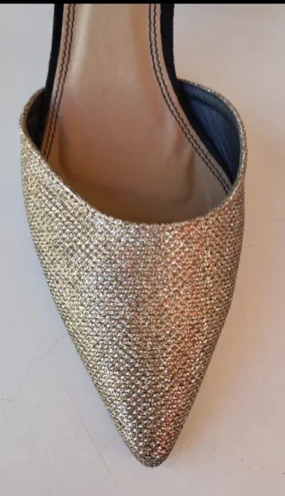 Zapatos de salón Marypaz dorados y negros T.38