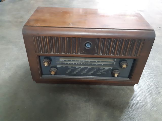 Radio a valvole in legno anni 50