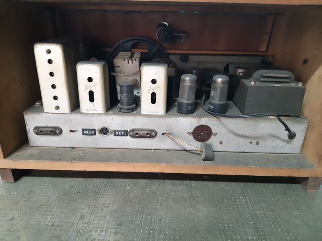 Radio a valvole in legno anni 50