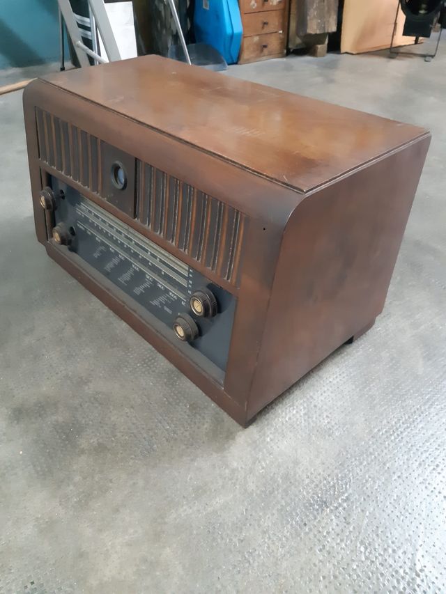 Radio a valvole in legno anni 50