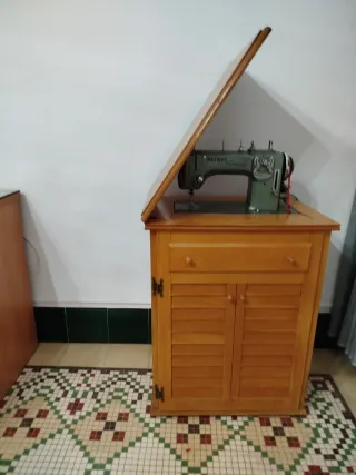 Máquina de coser Refrey automática