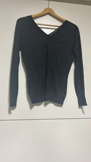 Jersey brillante cuello pico