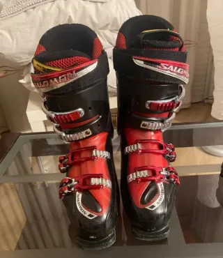 Botas de esquí Salomon rojas y negras