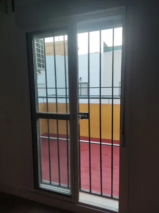 Reja de hierro para puerta o balcón