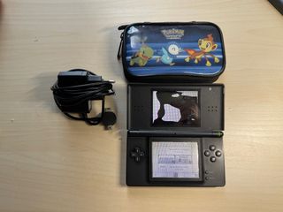 Nintendo DS Negra + Funda y Cargador