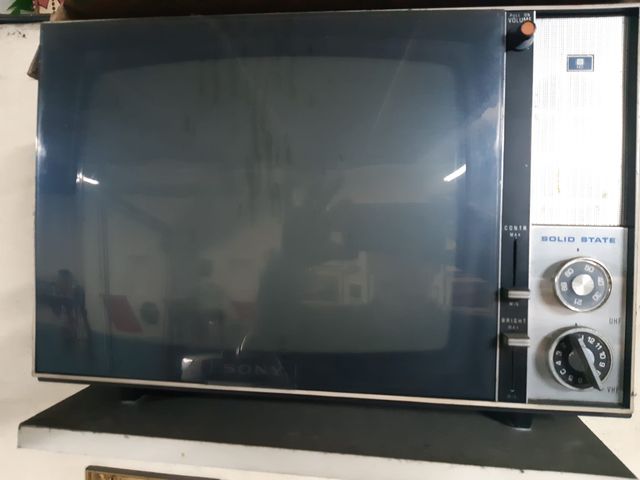 Televisore Sony Bianco e Nero Solid State