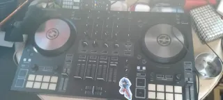 Controladora DJ Traktor S3